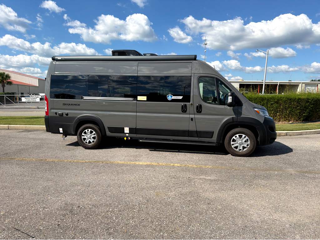 2027 THOR MOTOR COACH SEQUENCE 20L - Image 2