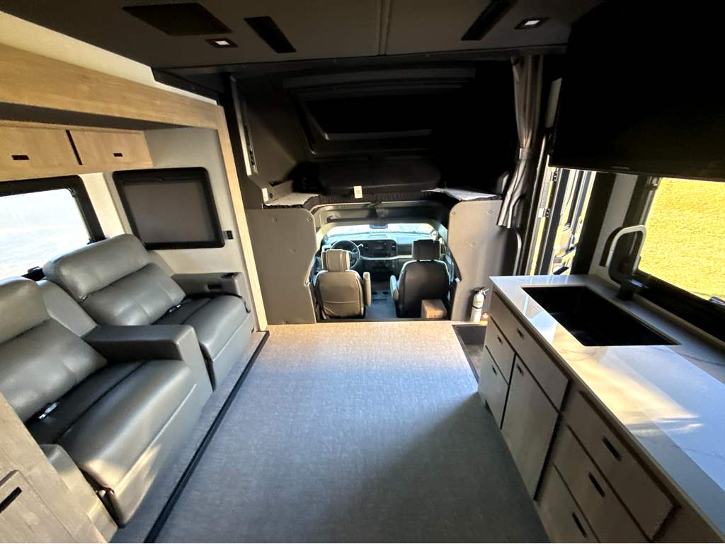 2027 GRAND DESIGN LINEAGE SERIESF 29AN5 - Image 17