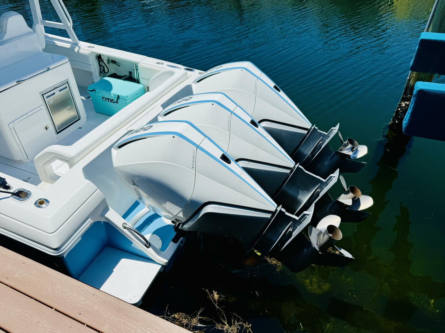 2003 Intrepid 377 - Image 10