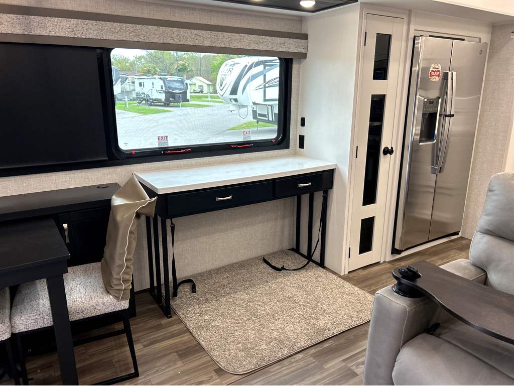 2025 JAYCO NORTH POINT 365RKTS - Image 11