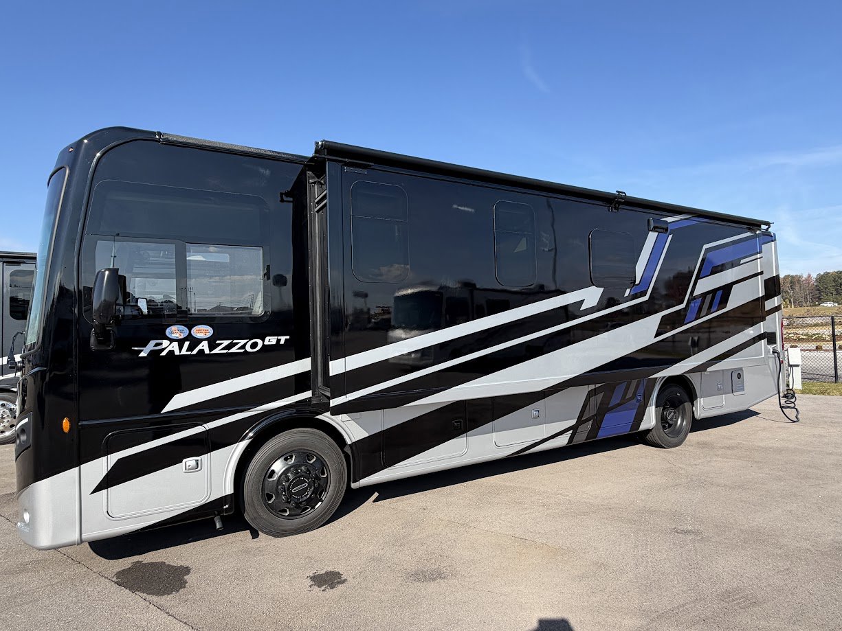 2026 THOR MOTOR COACH PALAZZO 33.6 - Image 3