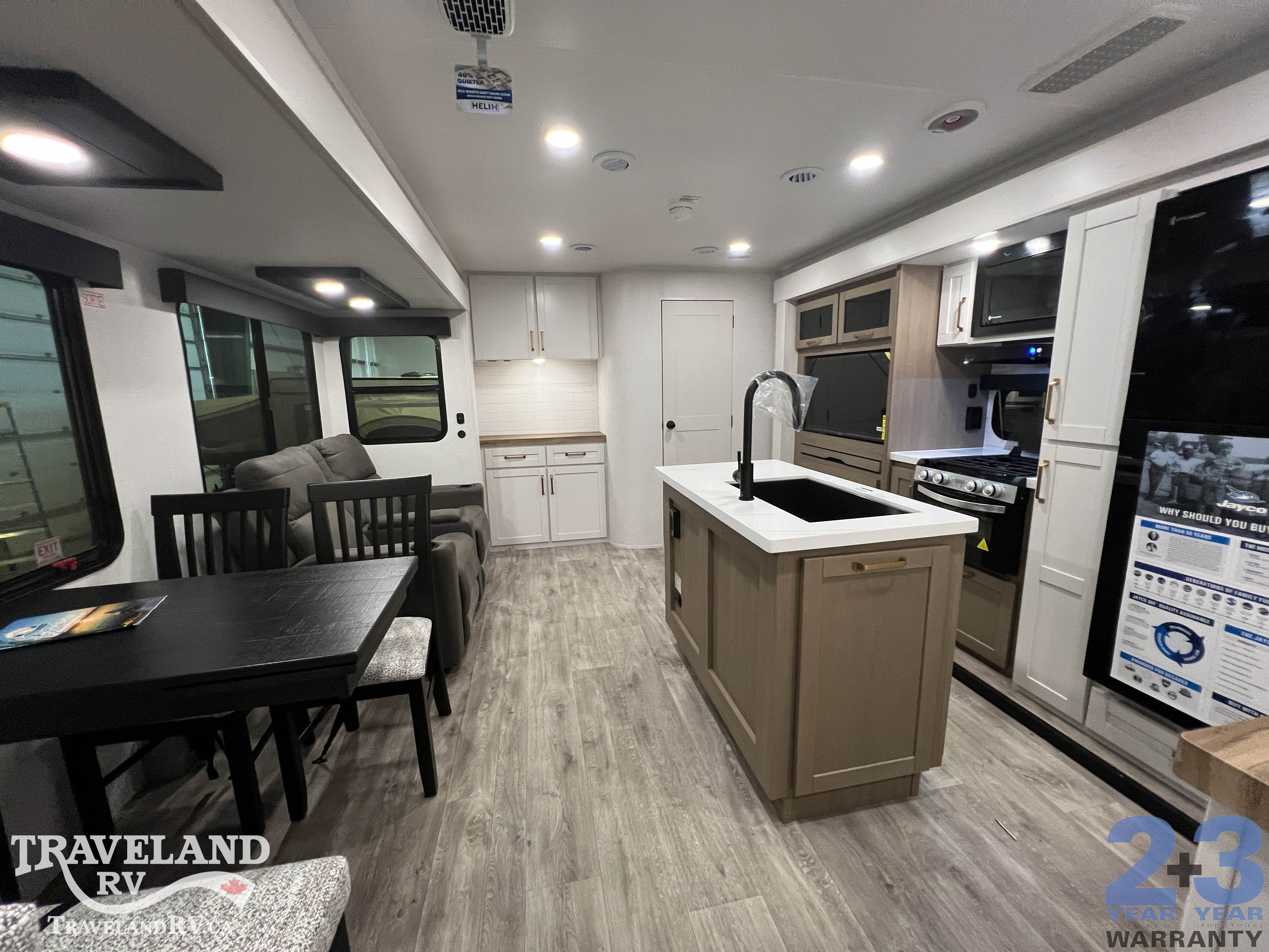 2027 Jayco Eagle 312BHOK - Image 3