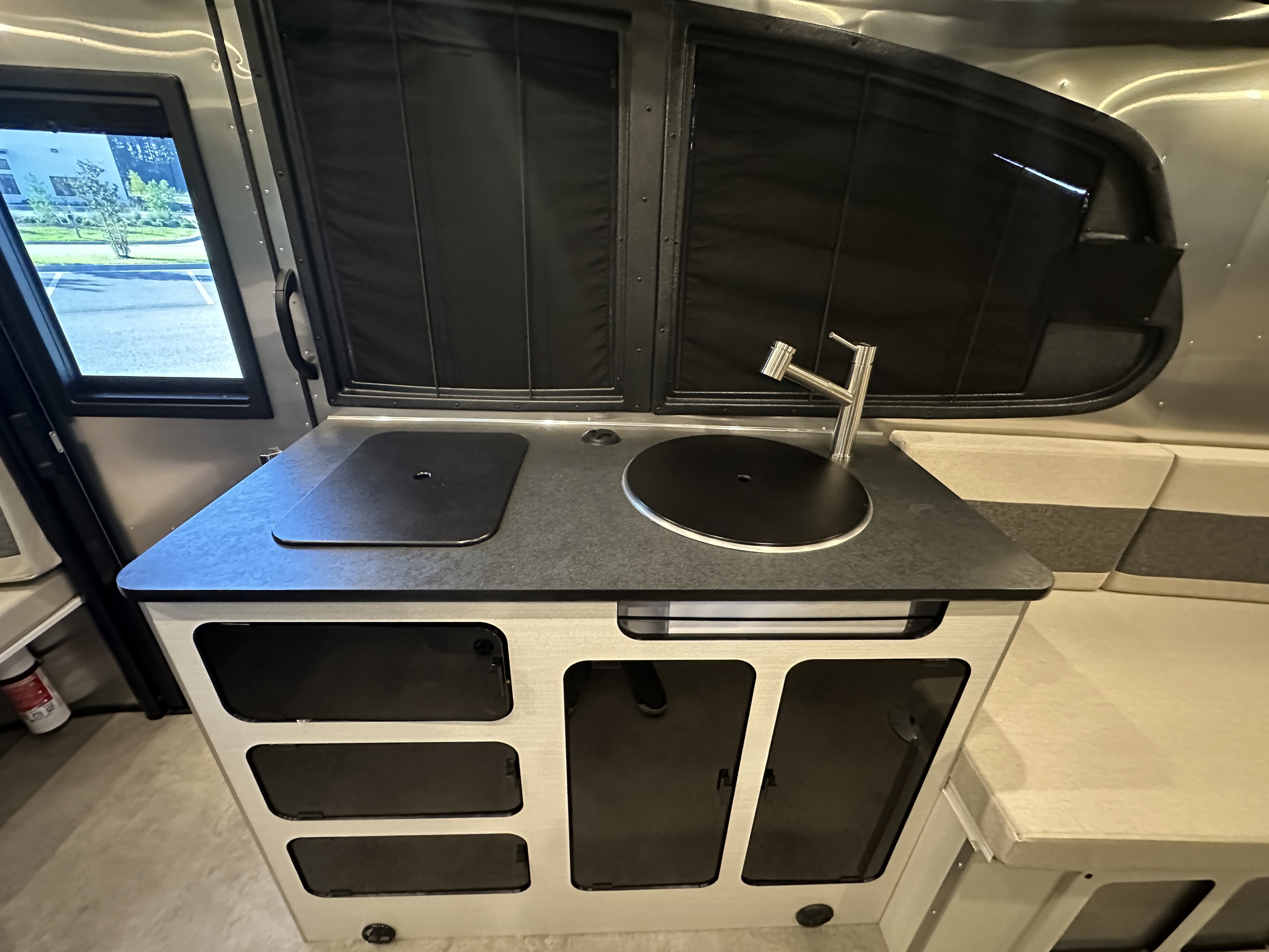 2027 Airstream Basecamp 20Xe - Image 14