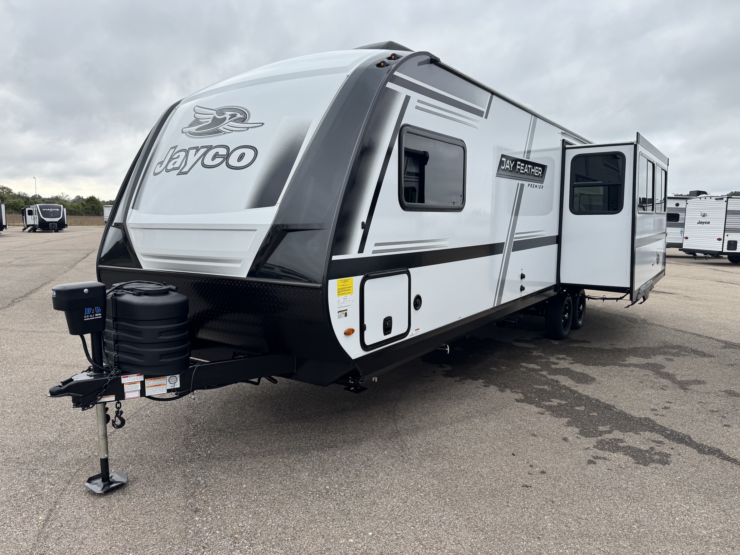 2027 JAYCO JAY FEATHER 27MK - Image 2