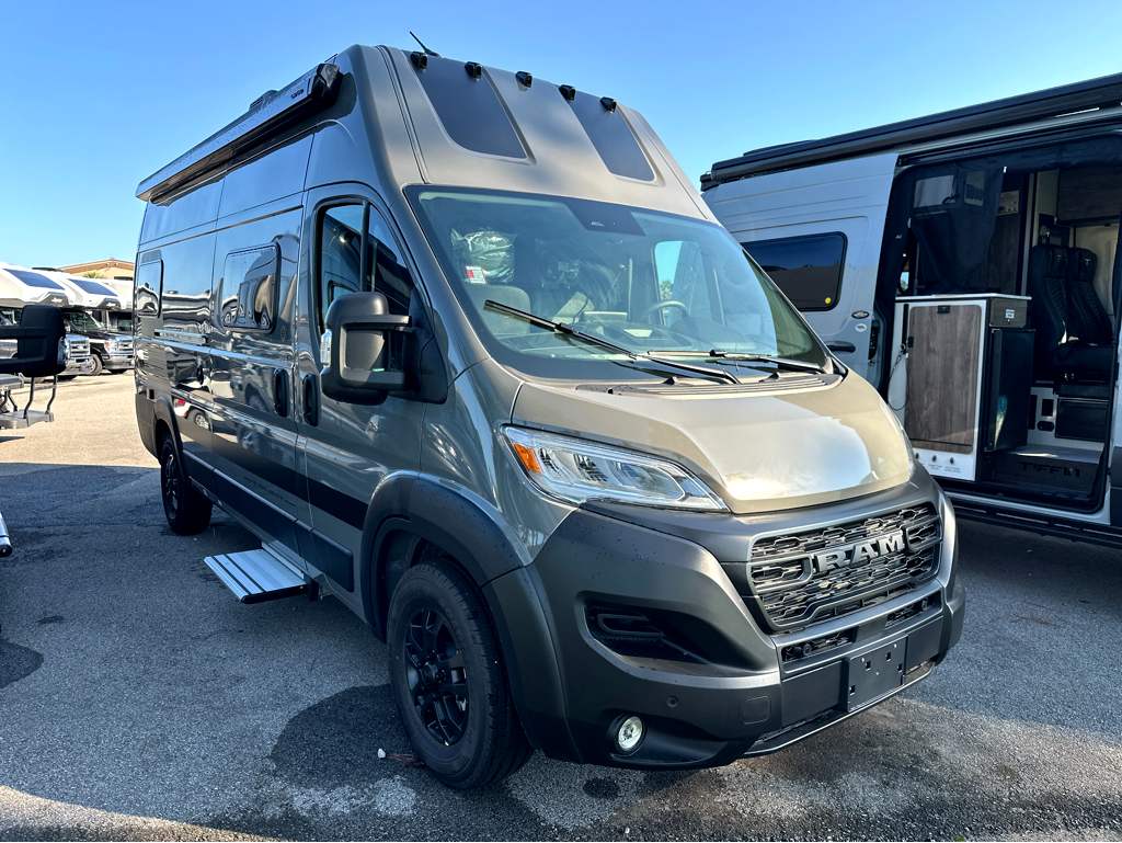 2027 GRAND DESIGN LINEAGE SERIESVP LVP2 - Image 1