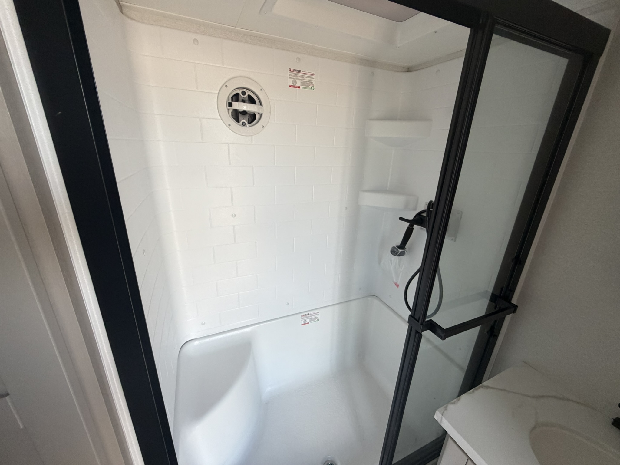 2027 JAYCO JAY FLIGHT BUNGALOW 404LOFT - Image 35