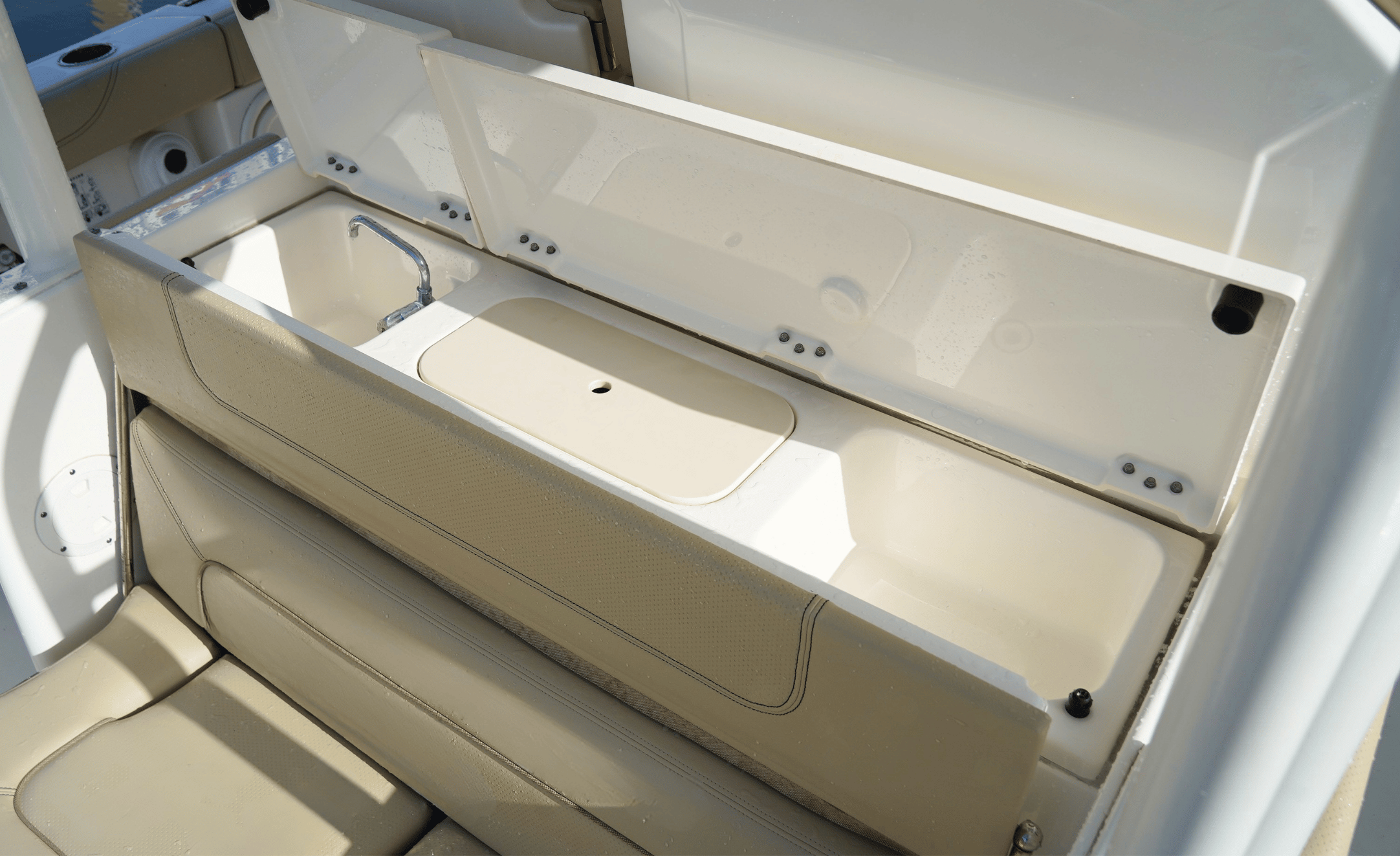 2020 PURSUIT S328 - Image 23