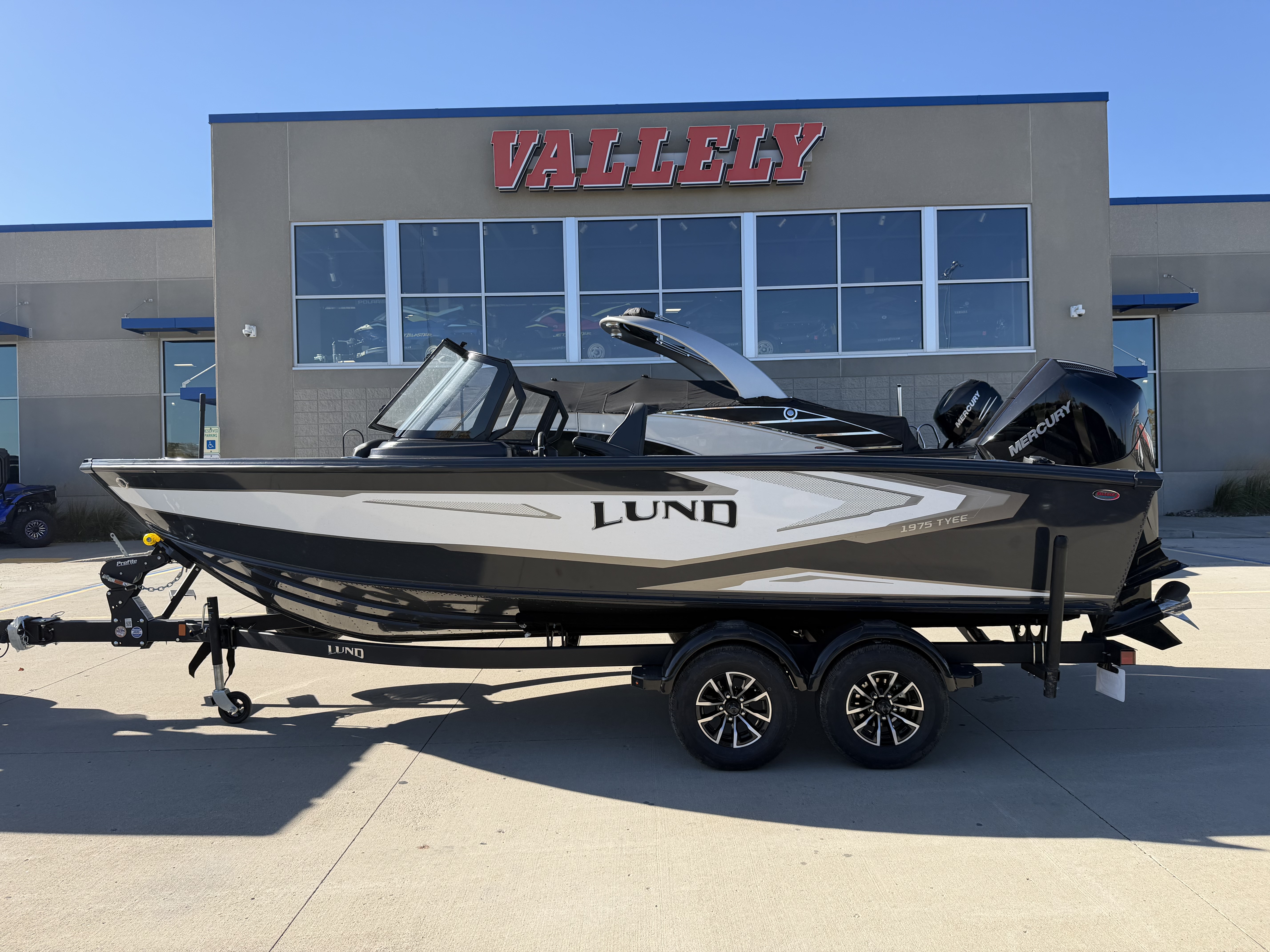 2027 Lund 1975 TYEE - Image 1