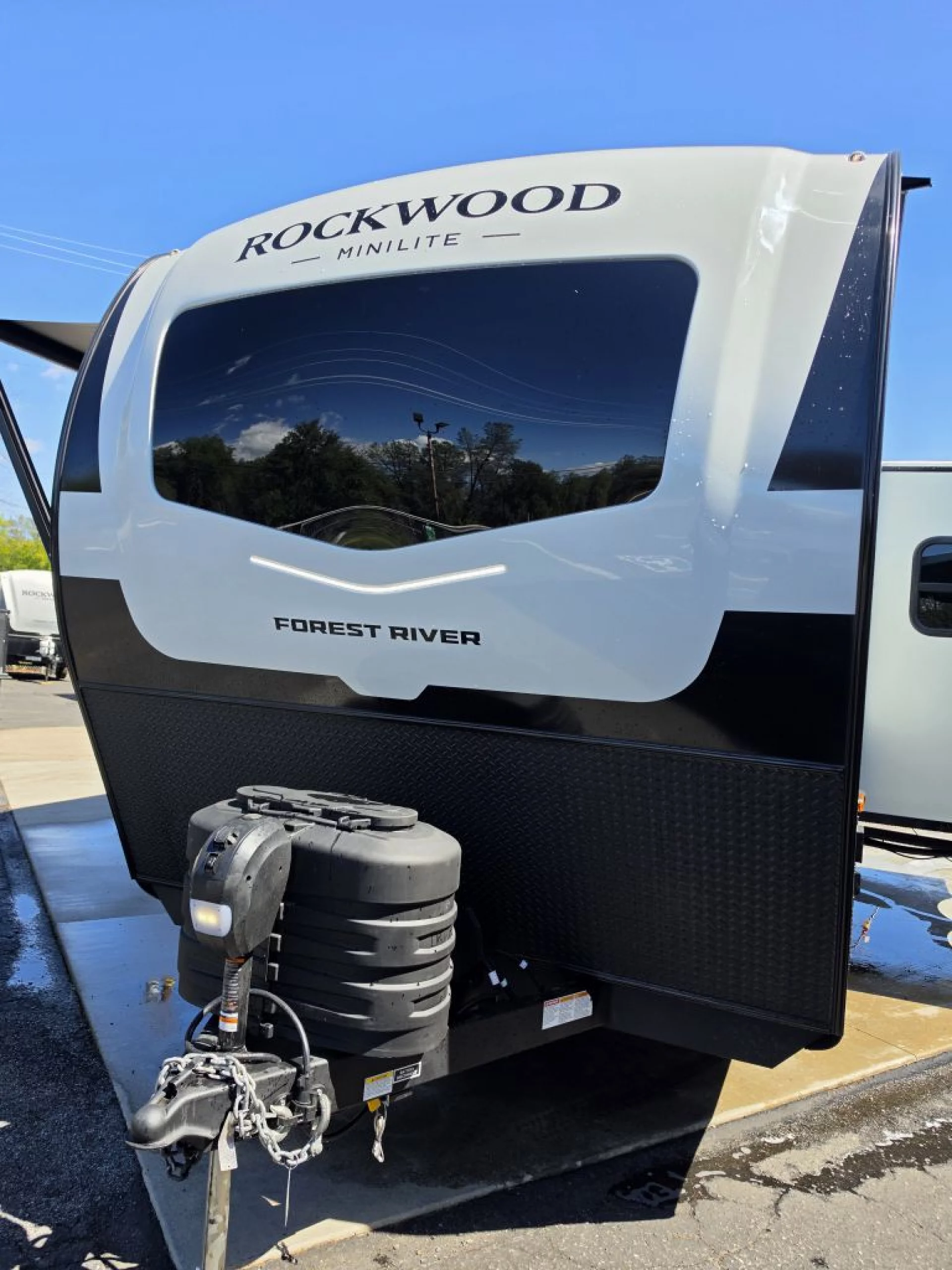 2027 FOREST RIVER ROCKWOOD MINI LITE 2525RB - Image 3