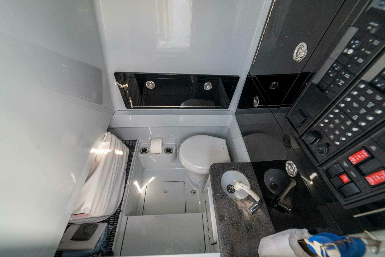 2024 Valhalla Boatworks V-33 - Image 31
