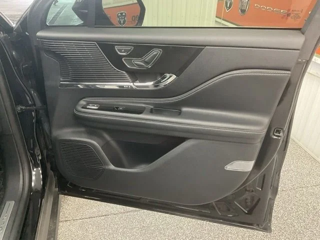 2022 Lincoln Corsair Utility 4D Reserve AWD - Image 25