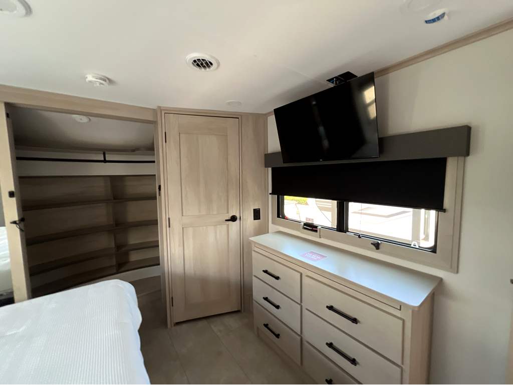 2026 GRAND DESIGN SOLITUDE 390RK - Image 21