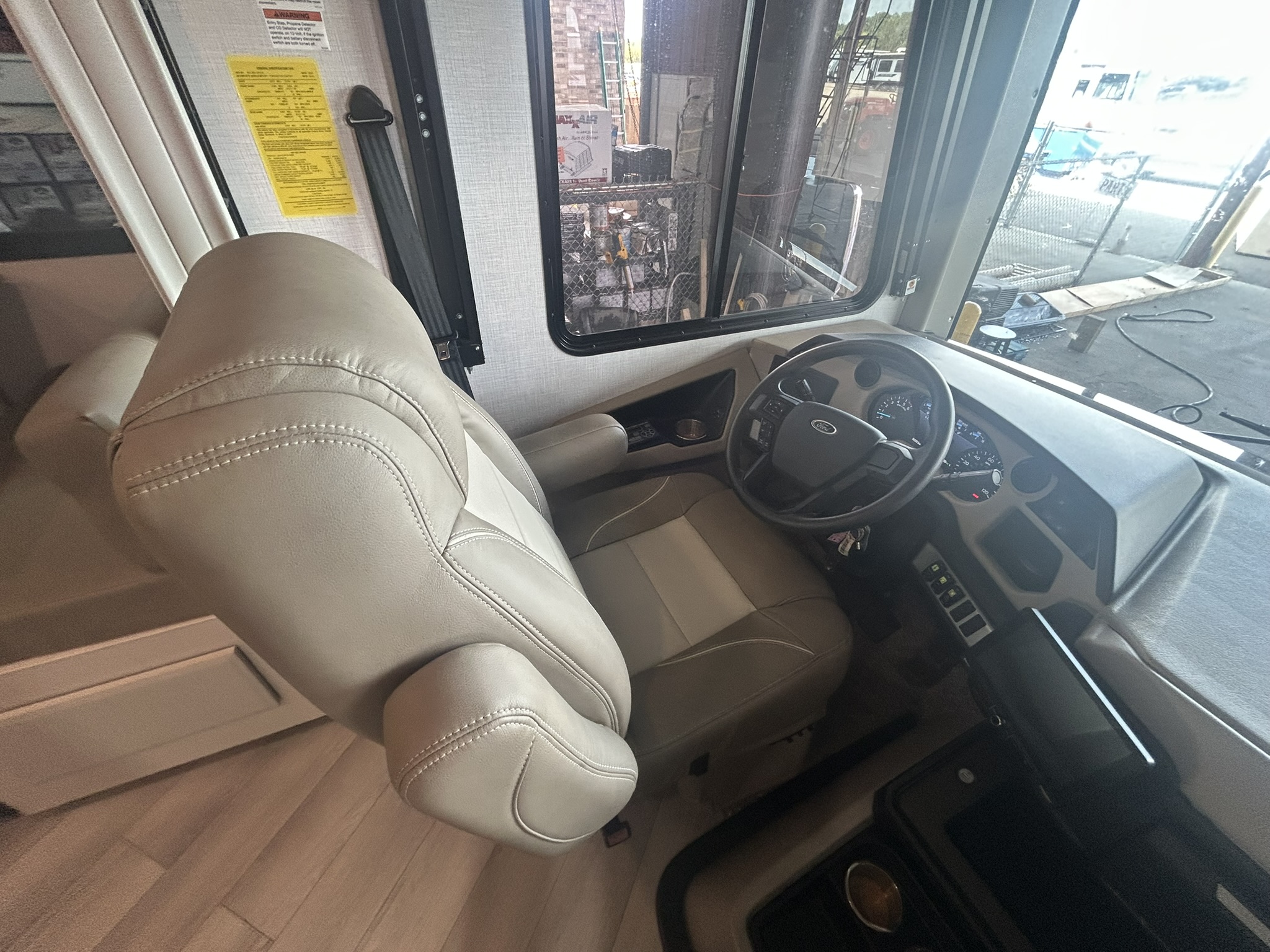 2024 FLEETWOOD FORTIS 34MB - Image 5