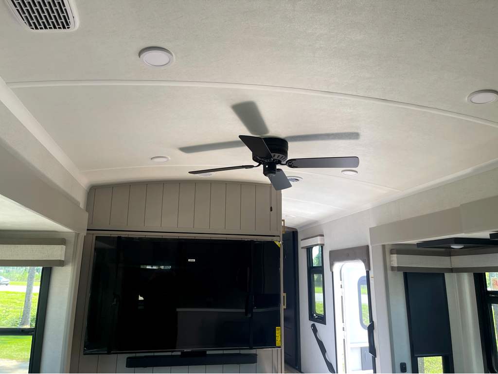 2027 JAYCO NORTH POINT 375TBDB - Image 16
