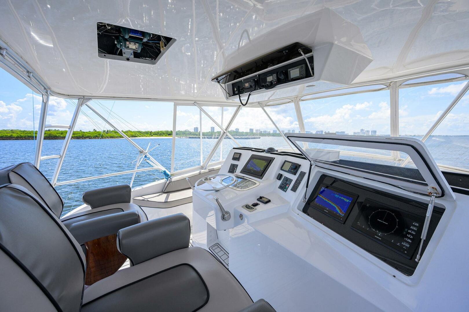 2000 Viking 50 Convertible - Image 41