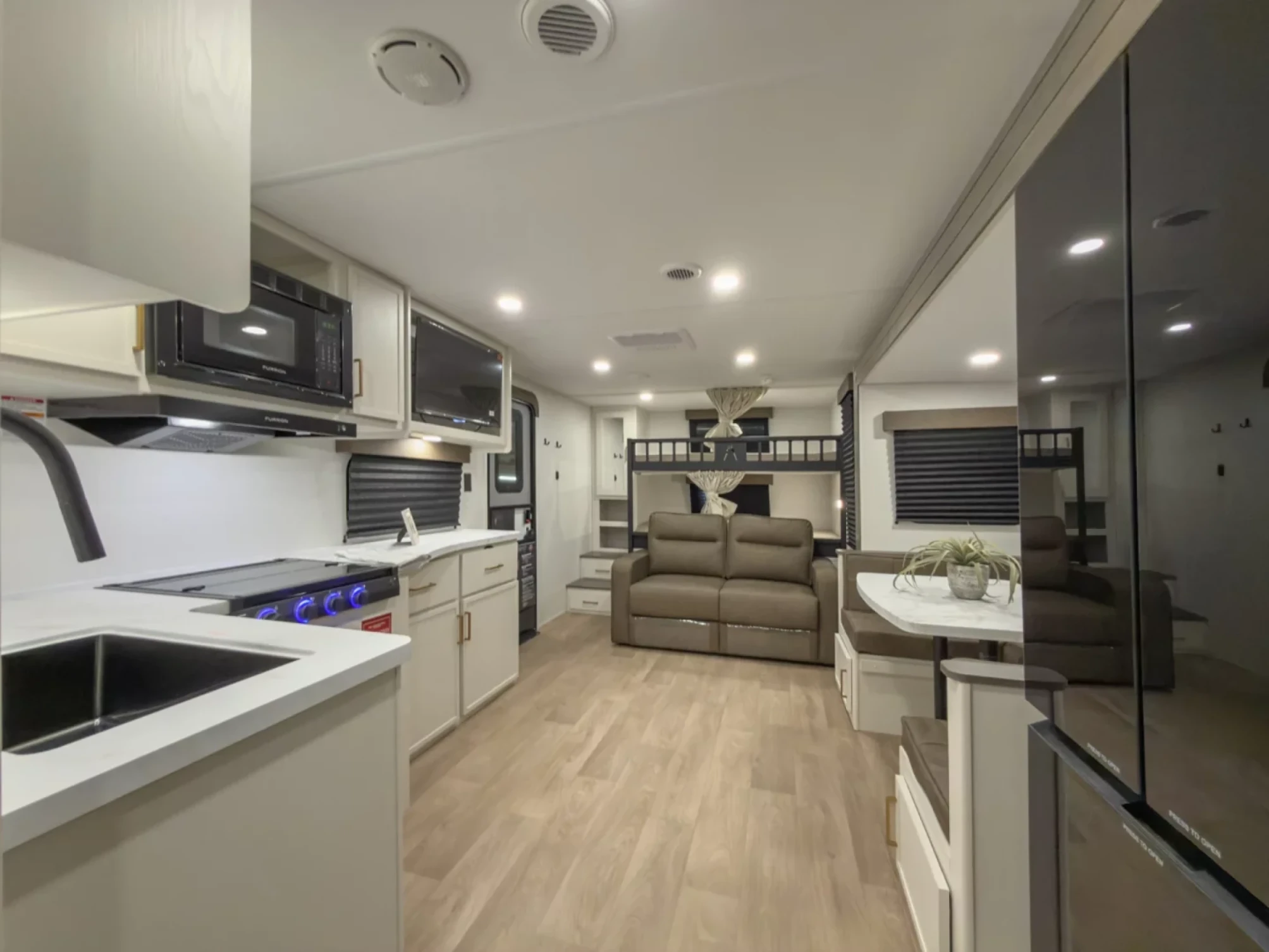 2027 Grand Design Transcend 265BHT - Image 8