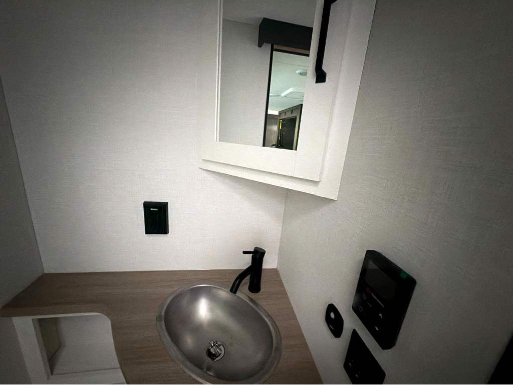 2027 VENTURE RV SIENNA 311VDB - Image 30