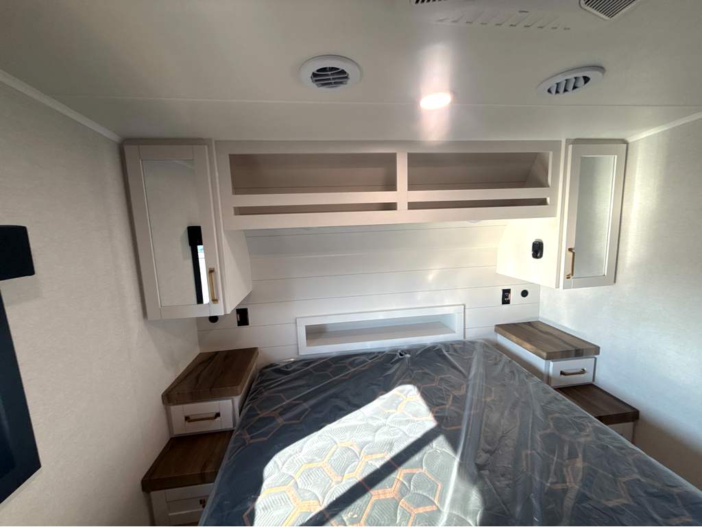 2027 JAYCO EAGLE 29RLC - Image 24