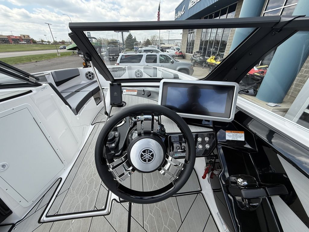 2026 Yamaha Boats 222XD - Image 22