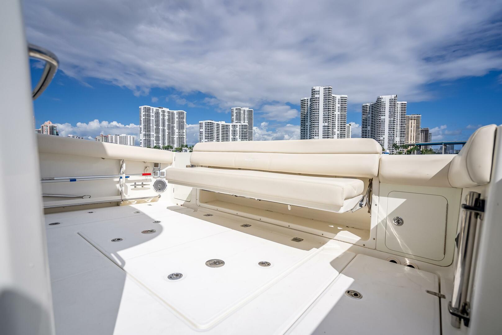 2016 Boston Whaler - Image 90