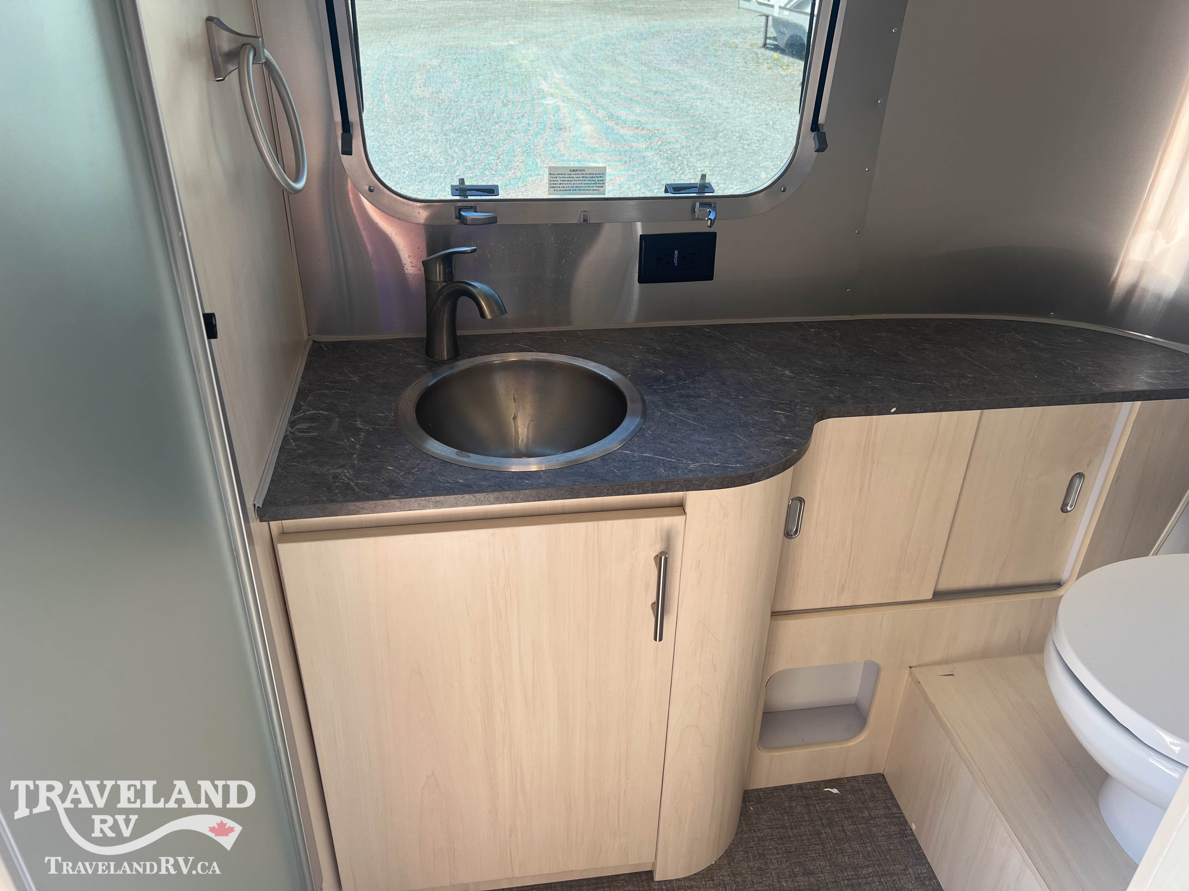 2023 Airstream Flying Cloud 23FBQ - Image 22
