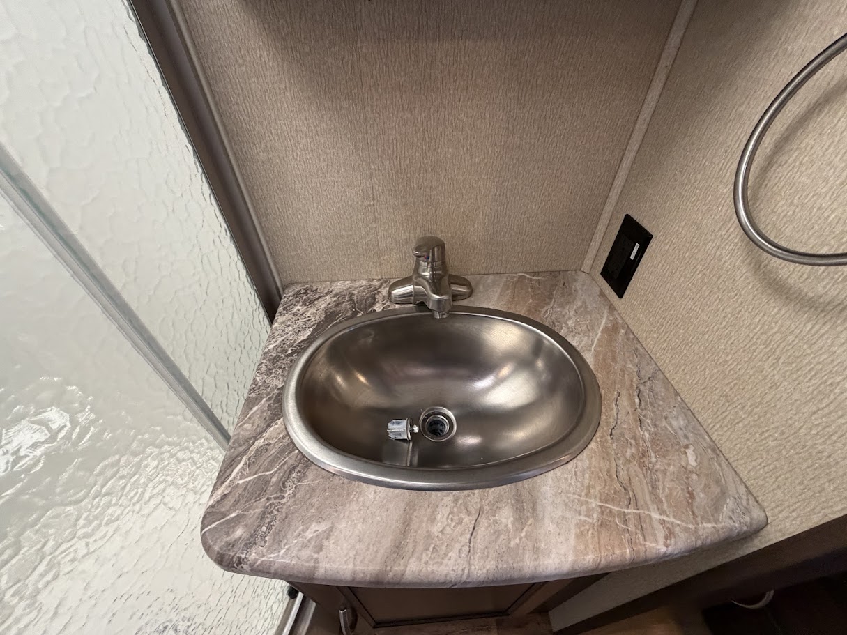 2019 COACHMEN PURSUIT 31BH - Image 37