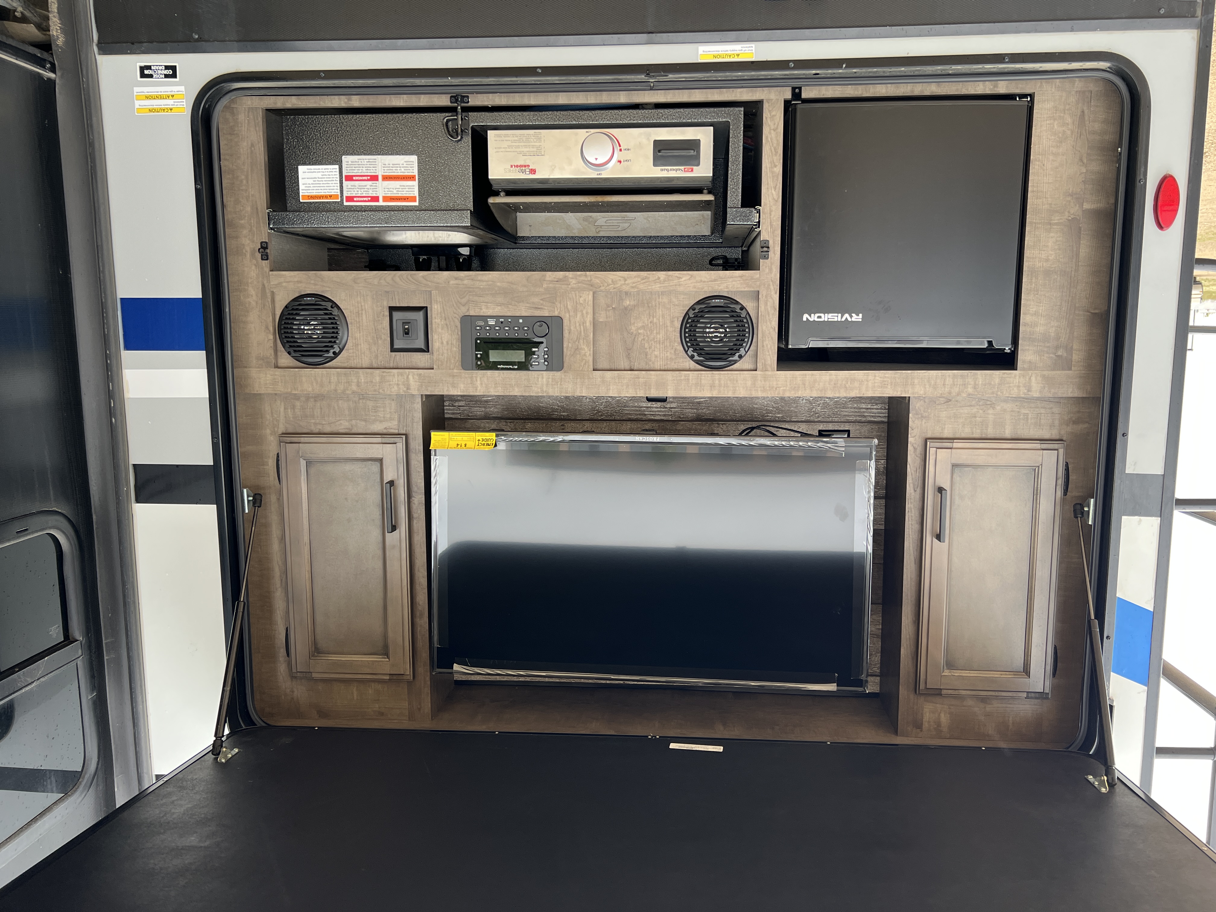 2022 VENTURE RV SPORTREK 327VIK - Image 7