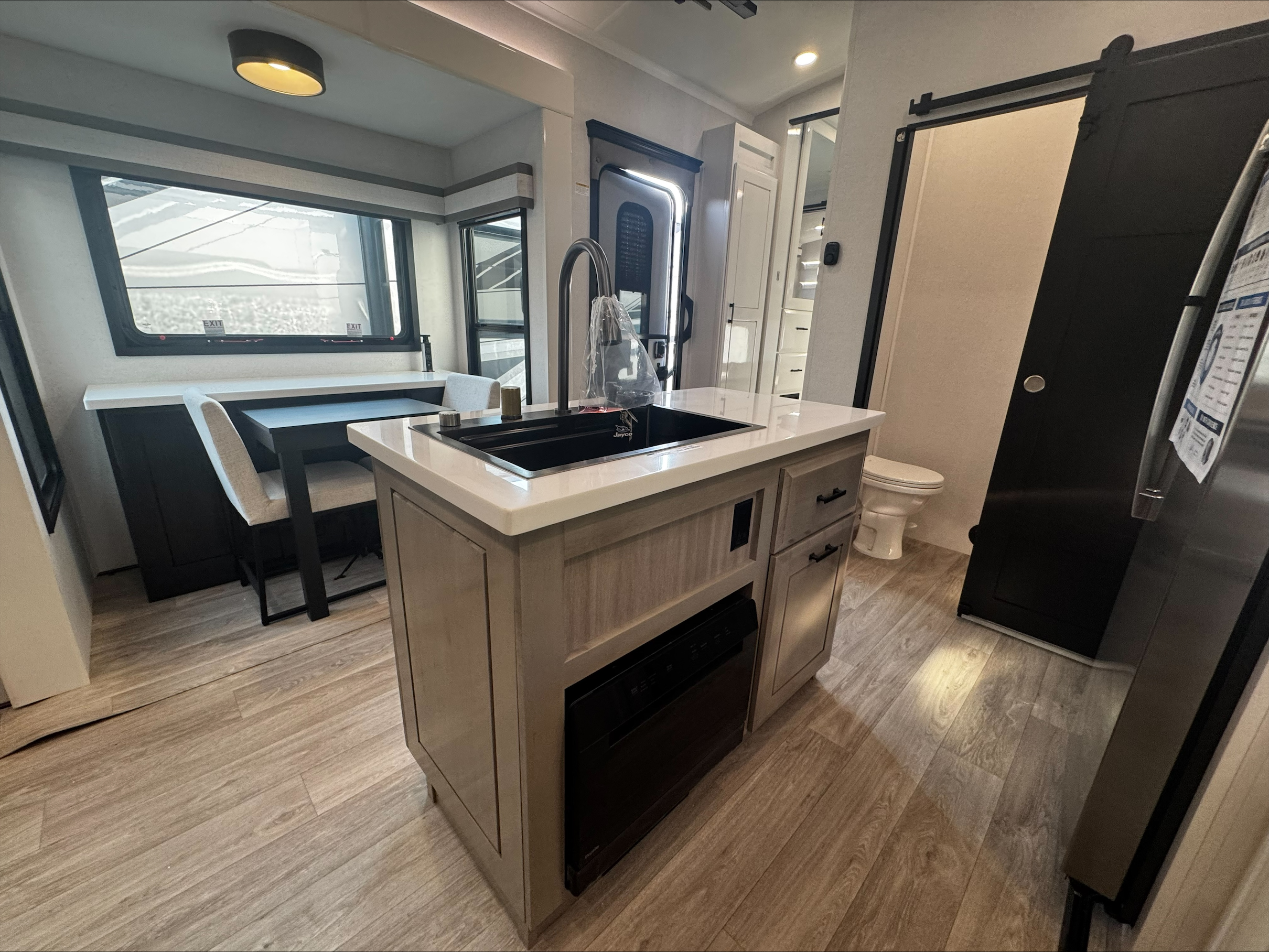 2027 JAYCO PINNACLE 39FLOK - Image 8