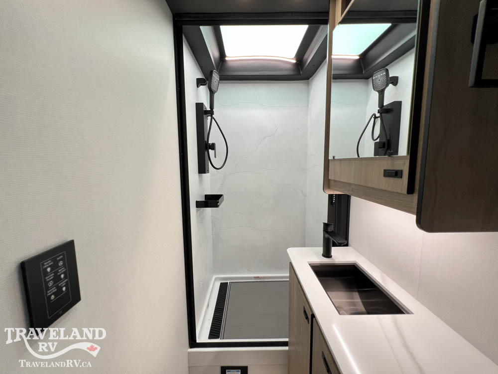 2027 Grand Design Lineage Series F 31ZW - Image 38