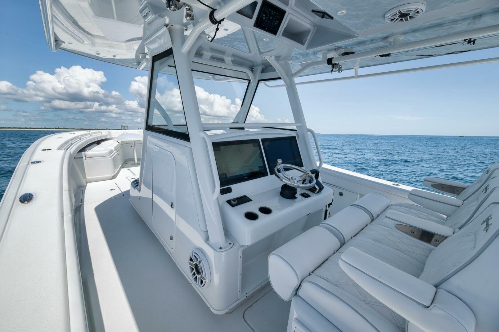 2023 Yellowfin 39' Offshore - Image 12