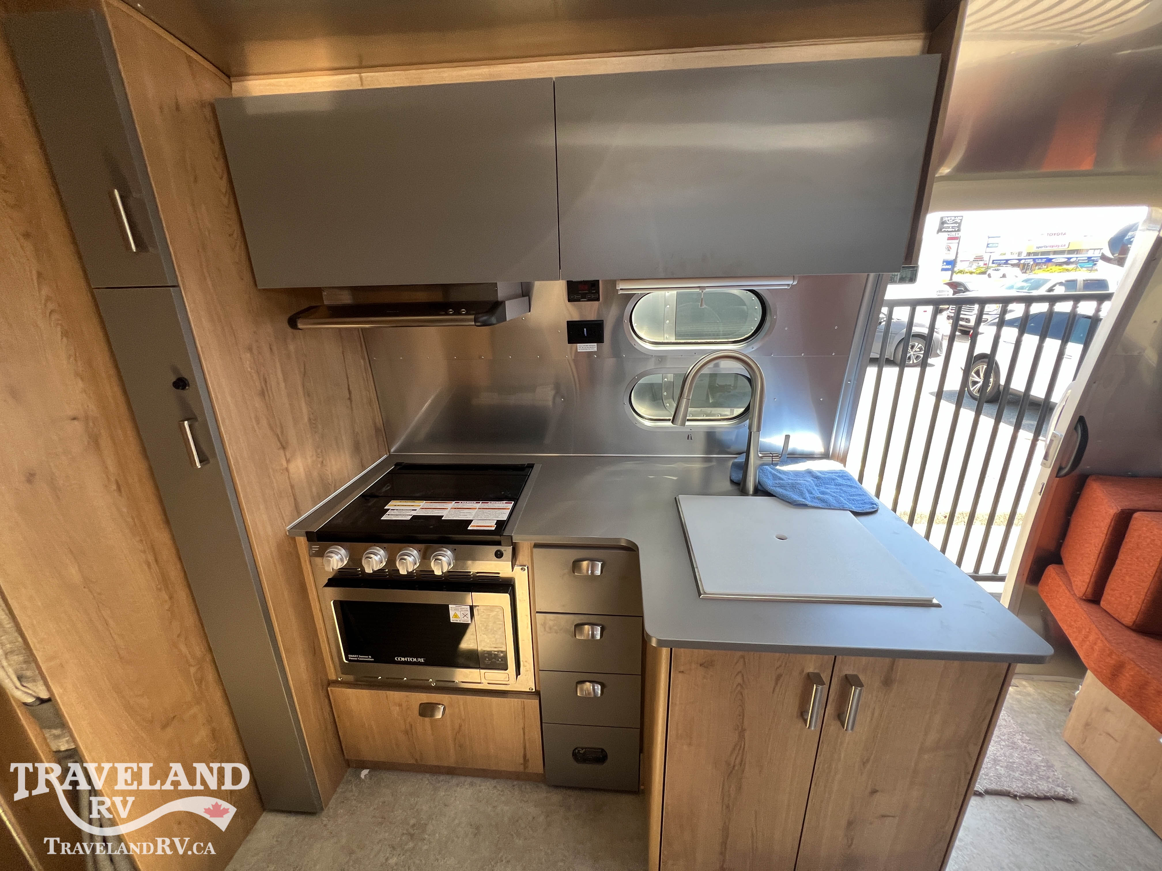 2025 Airstream Tradewind 25FBT - Image 12