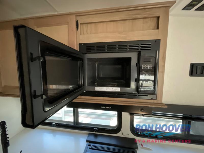 2023 FOREST RIVER CHEROKEE BLACK LABEL M245TRBL - Image 13