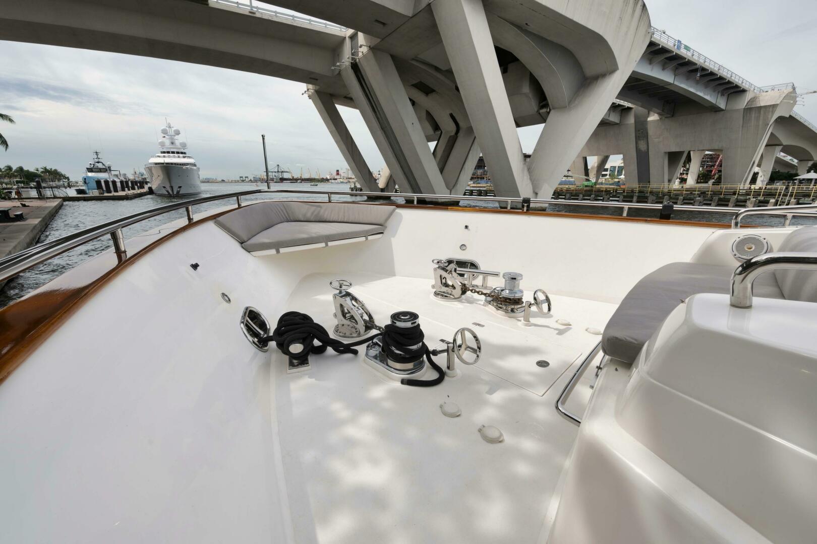 2012 Horizon P110 Tri-Deck - Image 37