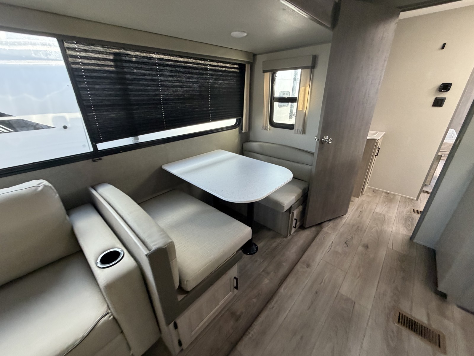 2026 COACHMEN 333DORM - Image 35