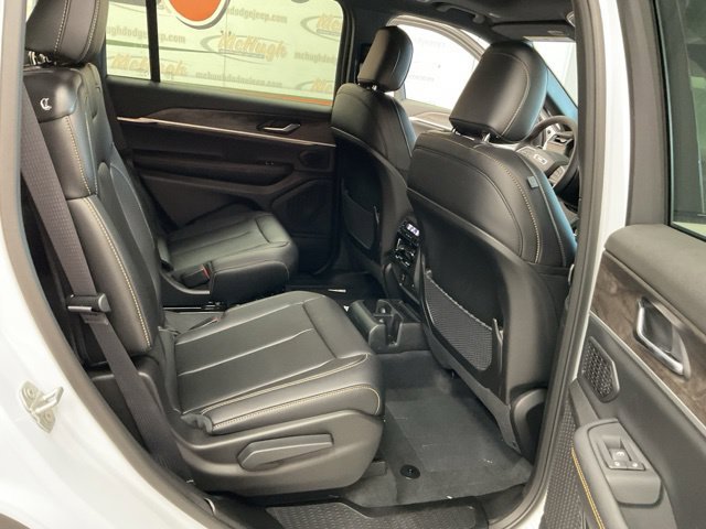 2026 Jeep Grand-Cherokee-L Laredo Altitude 4x4 - Image 26