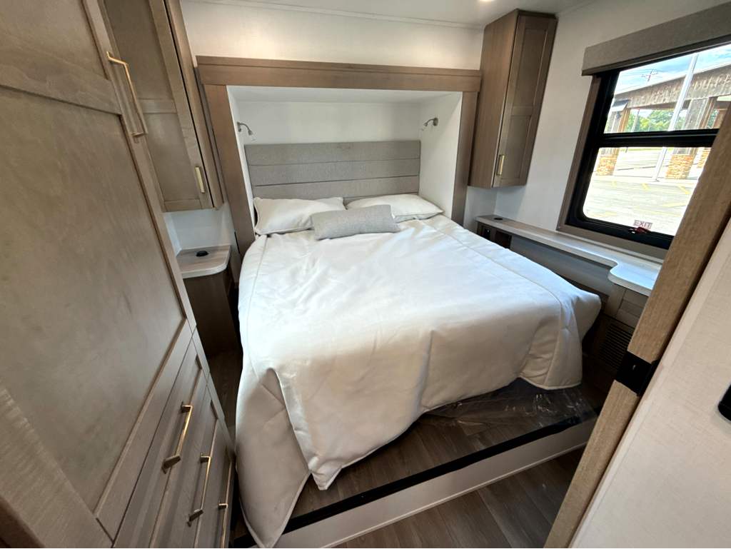 2027 ENTEGRA COACH ODYSSEY 30Z - Image 26