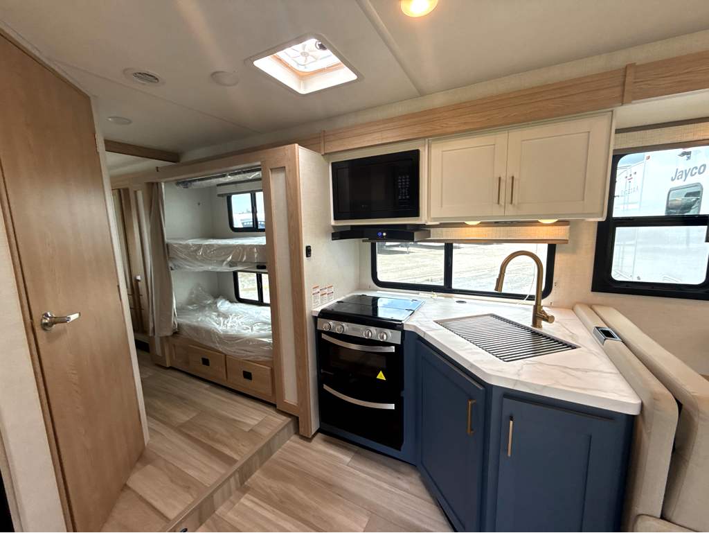 2027 THOR MOTOR COACH MAGNITUDE GA31 - Image 11