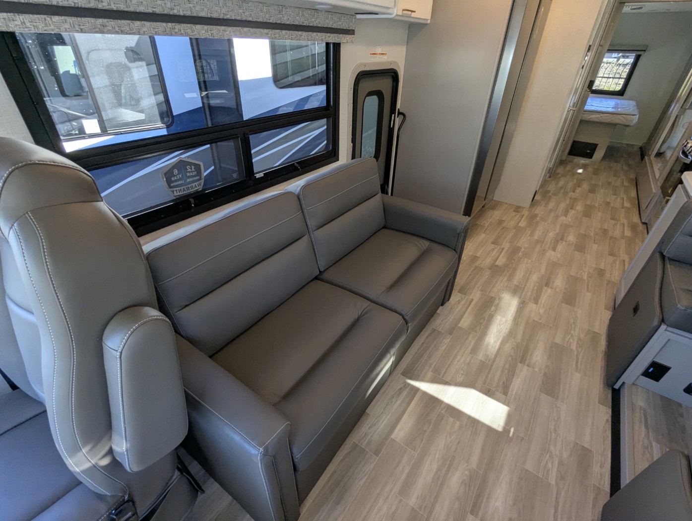 2026 Thor Motor Coach Windsport 35J - Image 14