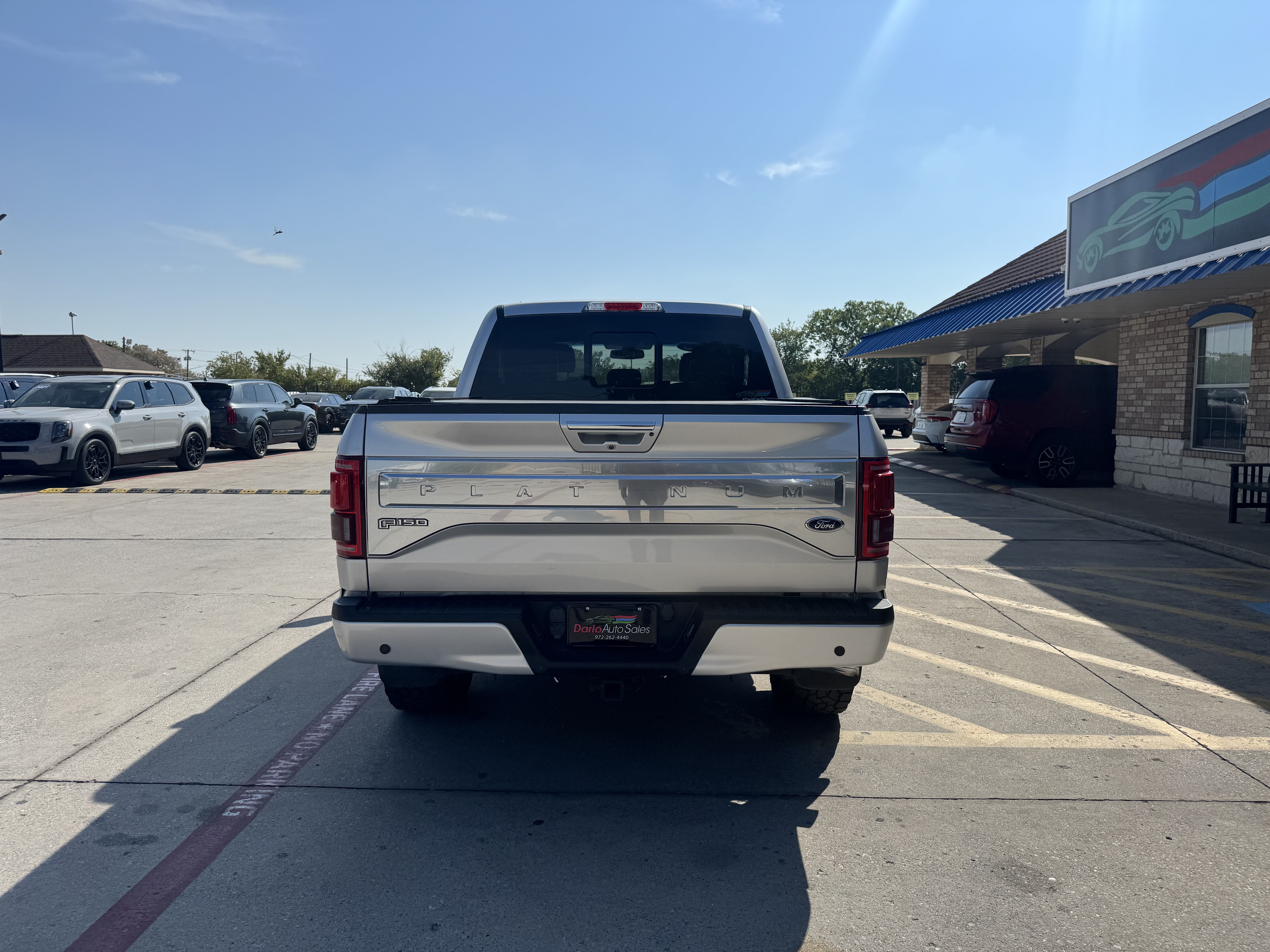 2015 Ford F150 Pickup Crew Cab Platinum 4WD - Image 30