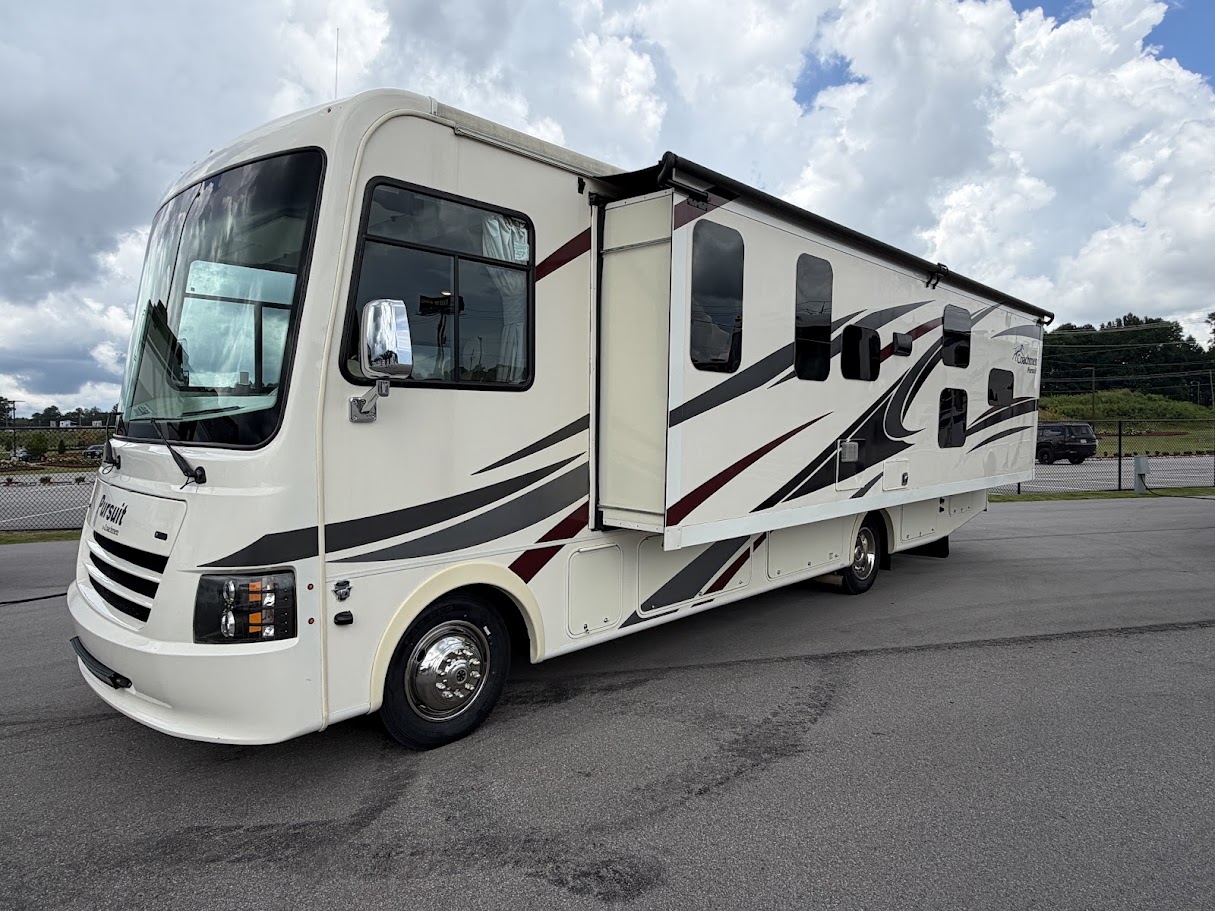 2019 COACHMEN PURSUIT 31BH - Image 3