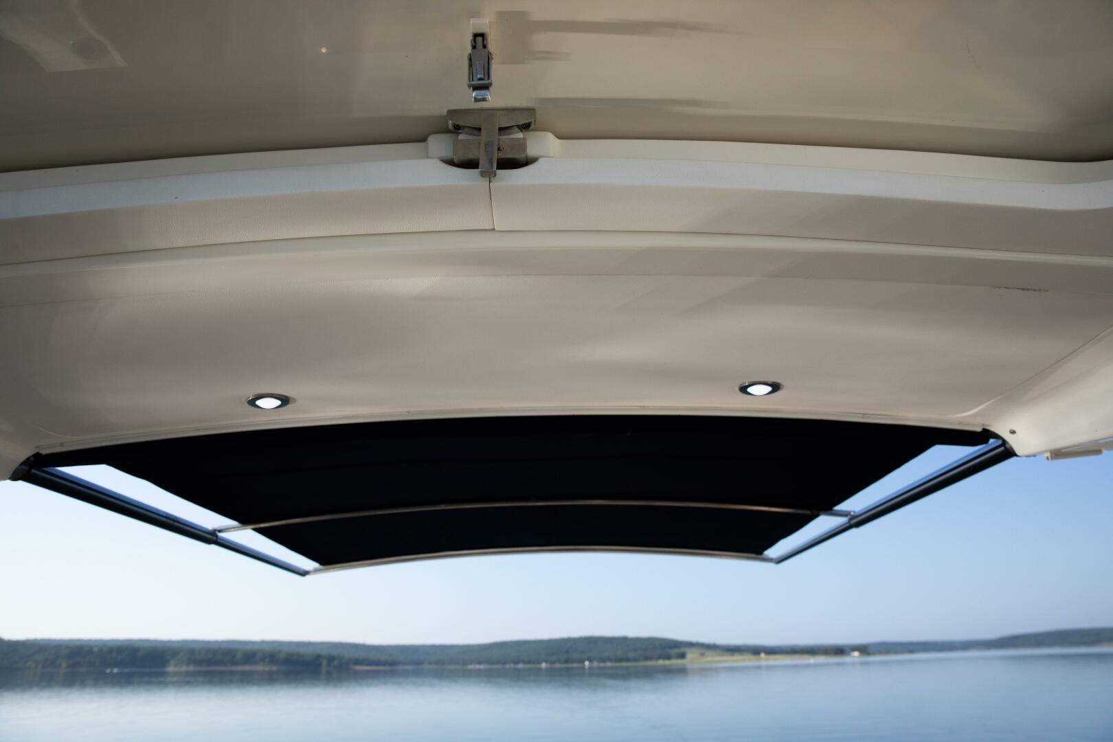 2016 Sea Ray Sundancer 350 - Image 51