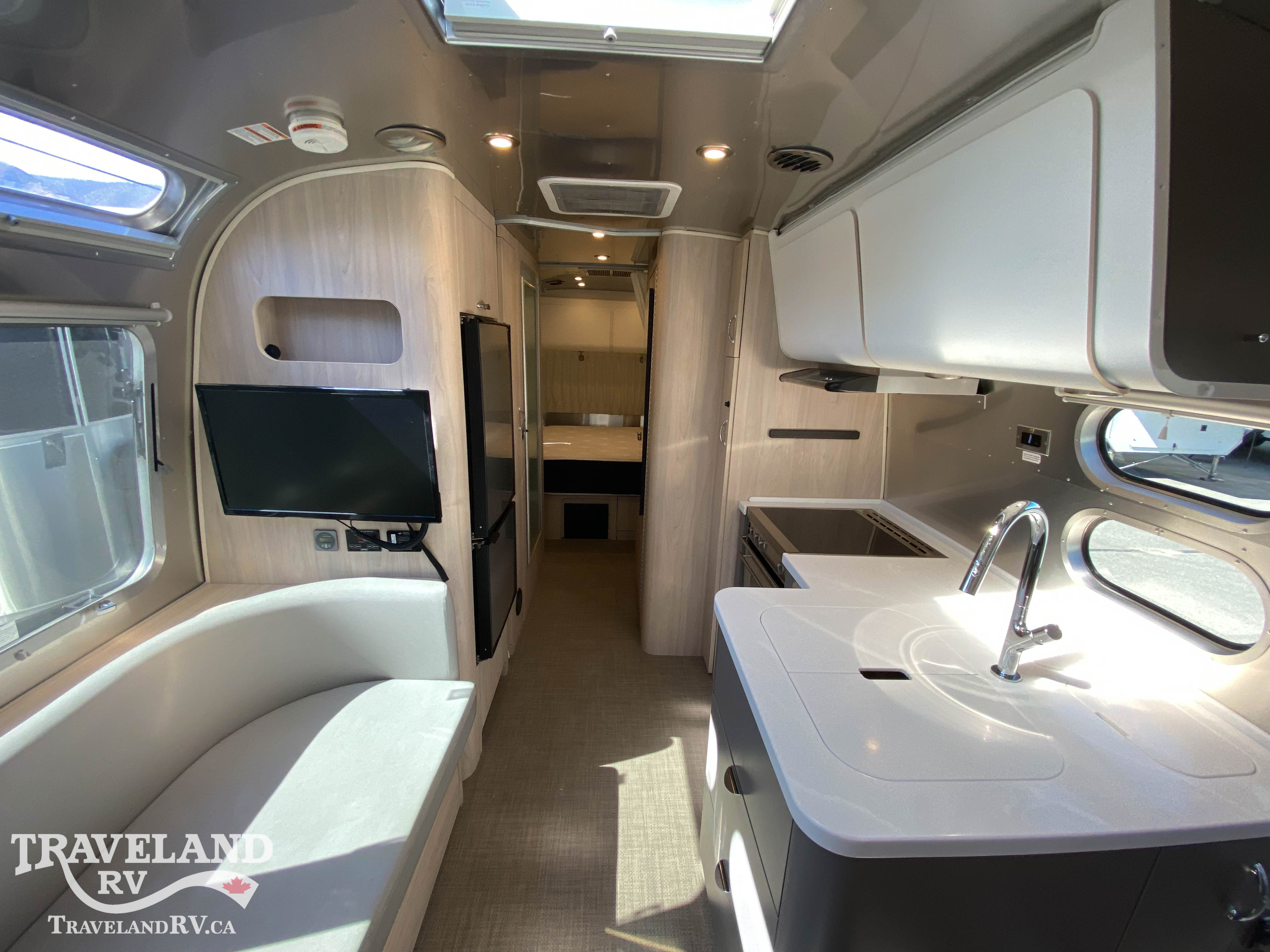 2023 Airstream Globetrotter 25FBQ - Image 3