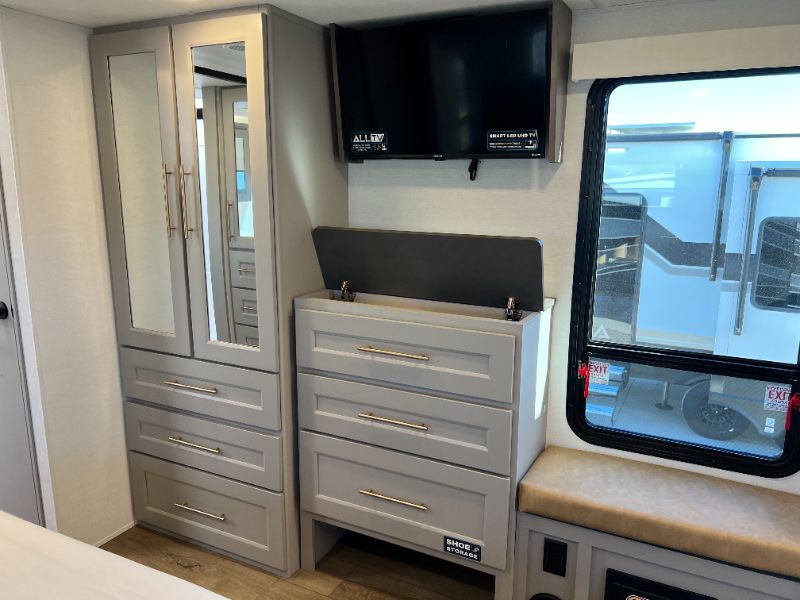 2026 Alliance RV Paradigm 385FL - Image 7