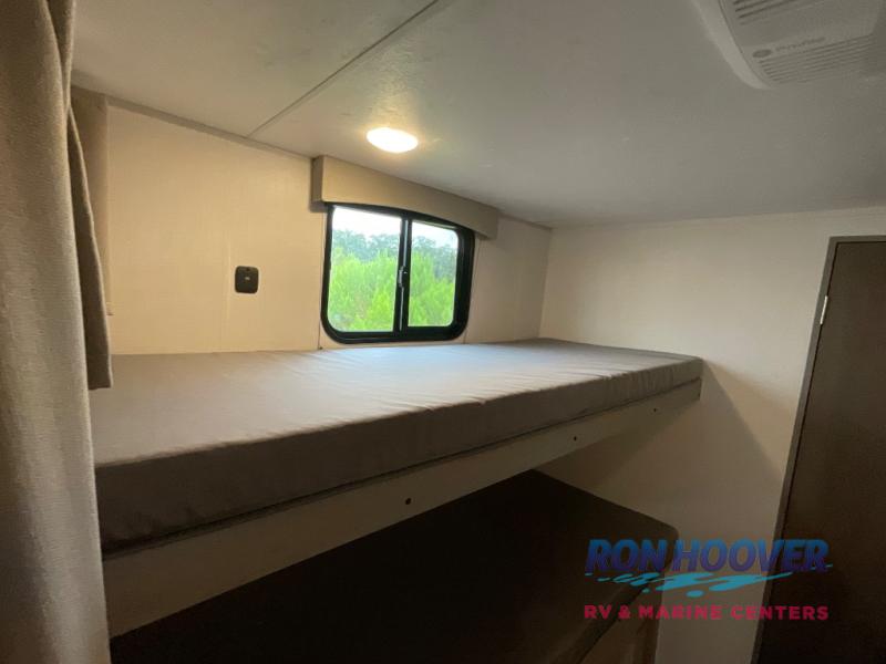 2025 COACHMEN VIKING 25QBH - Image 16