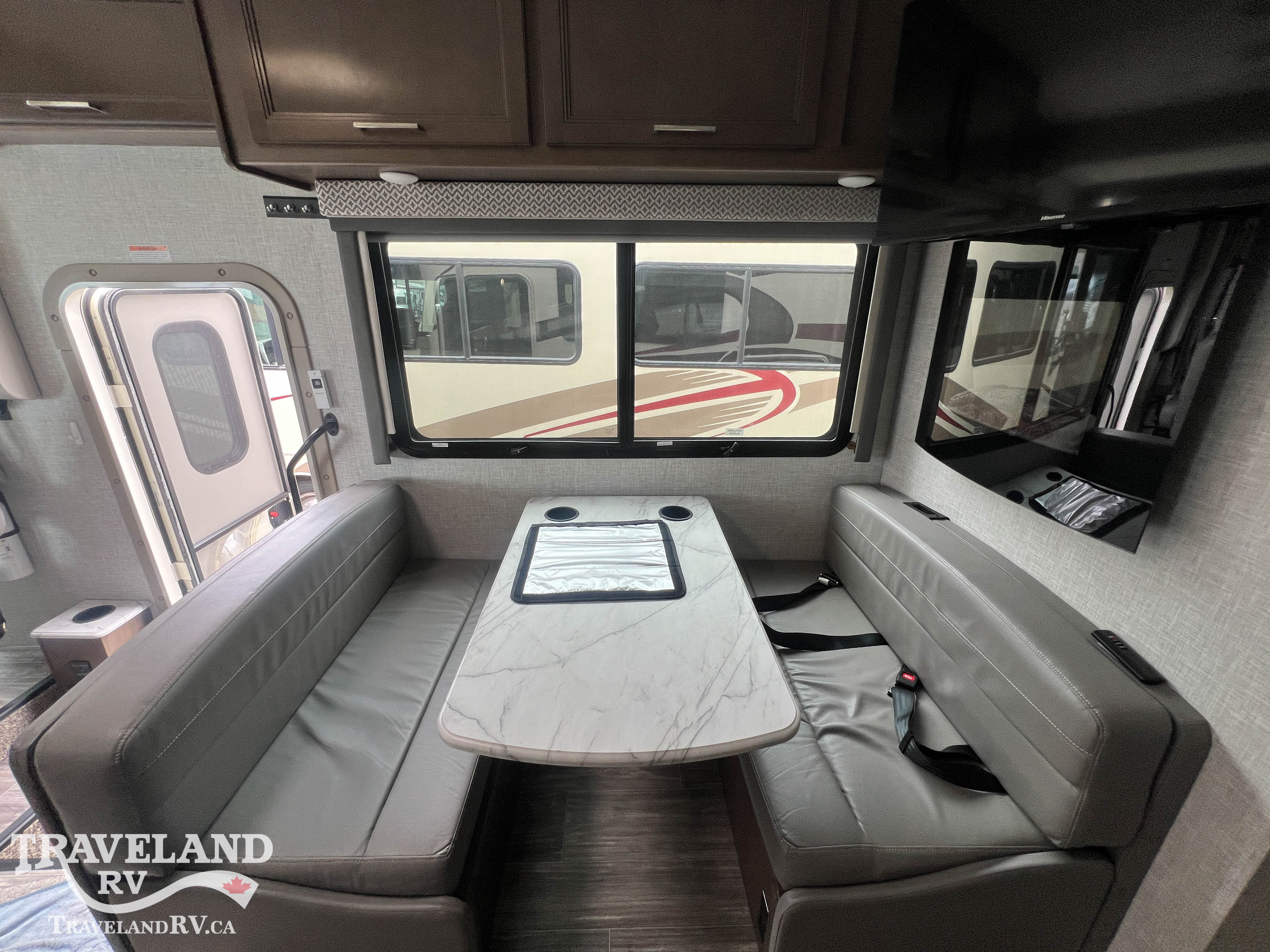 2022 Thor Motor Coach Hurricane 29M - Image 12