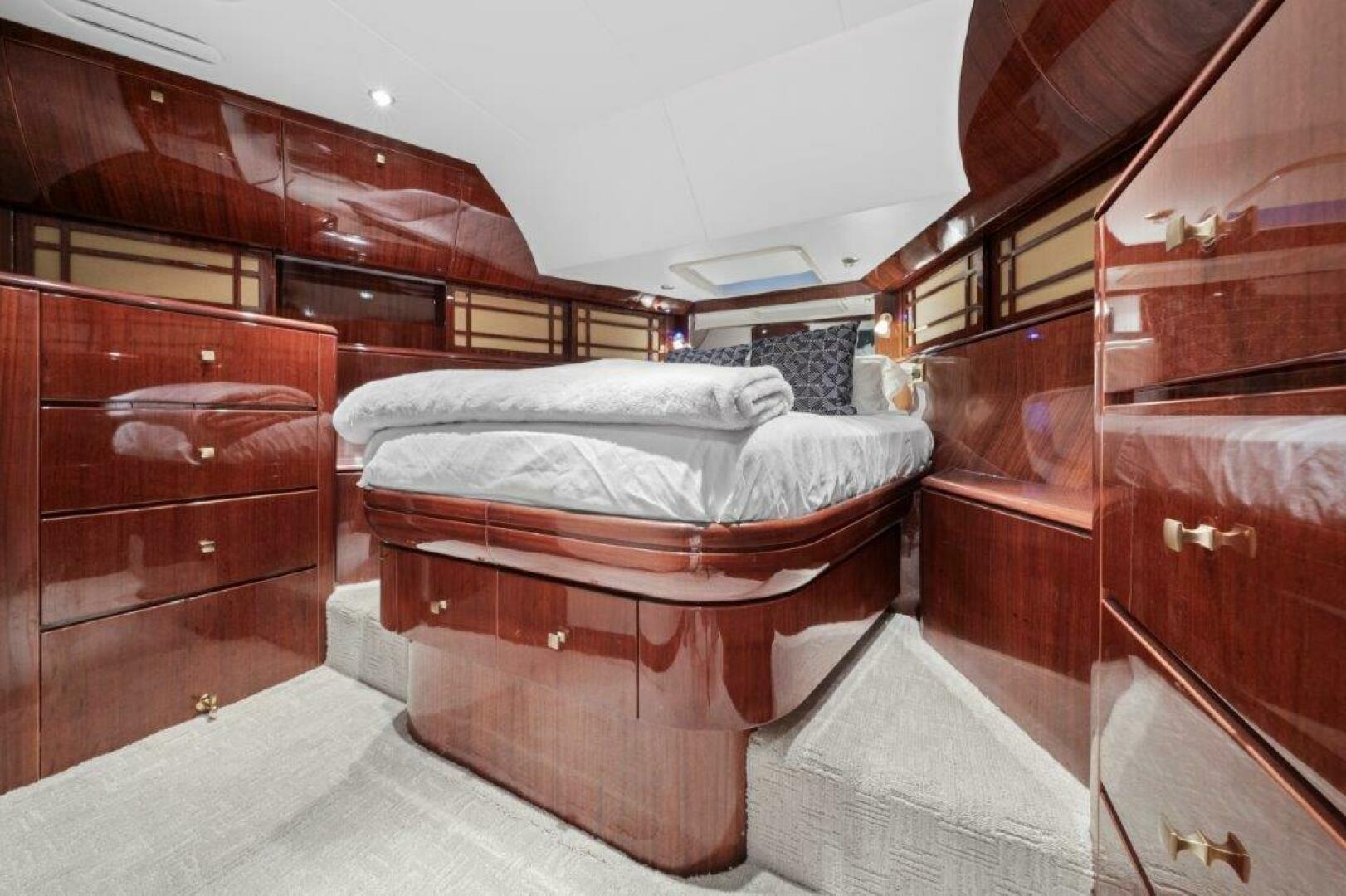 2006 Cheoy Lee Motoryacht - Image 14