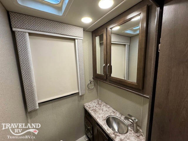 2018 Entegra Coach Esteem 29V - Image 13