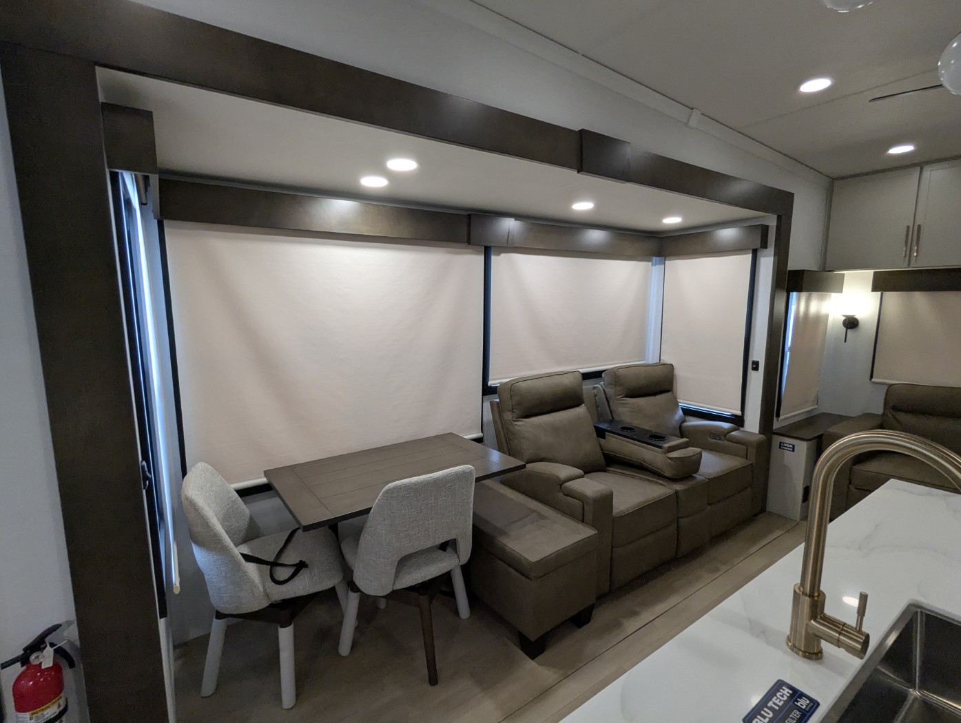 2027 Alliance RV Paradigm 310RL - Image 35