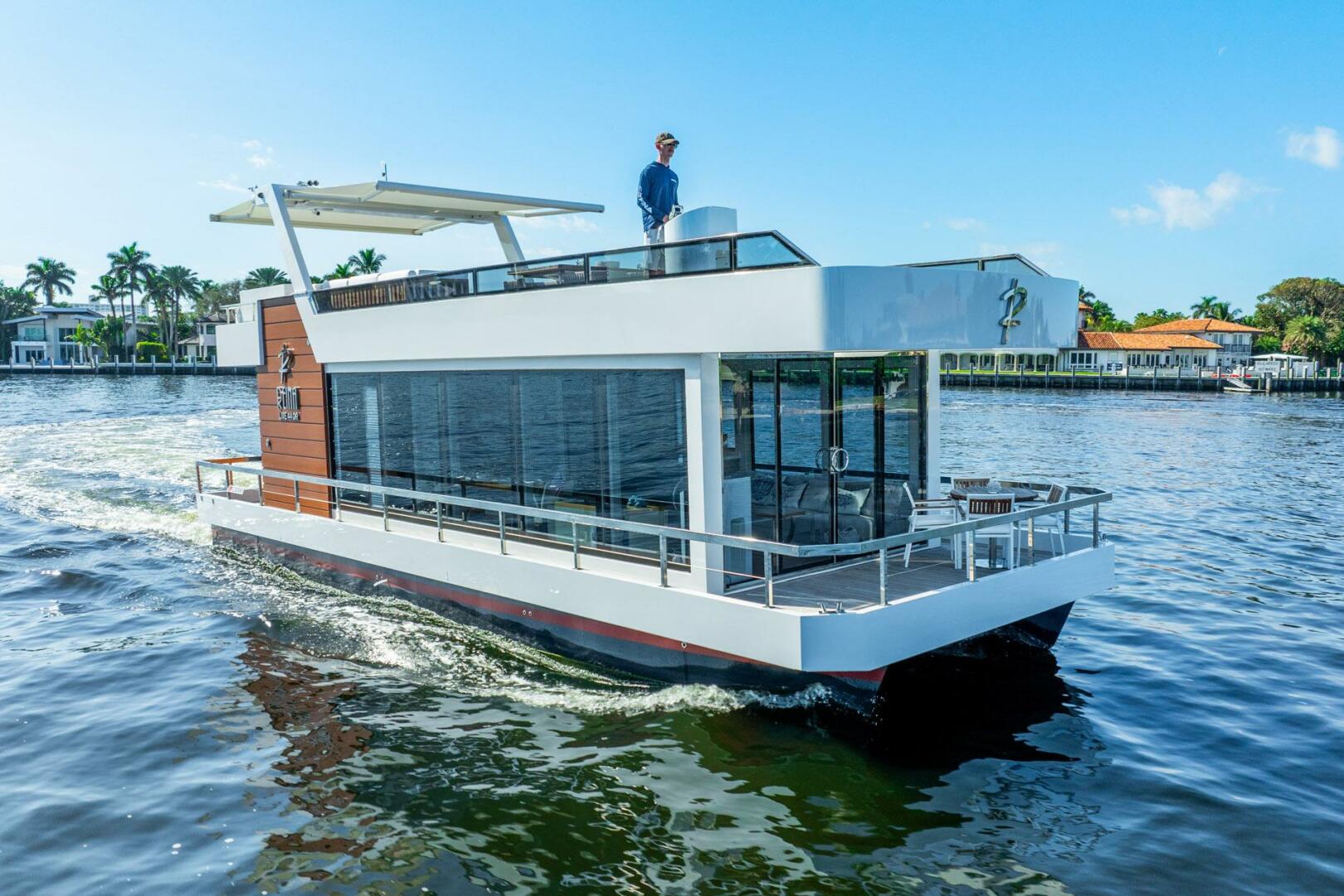 2023 Reina Boats 44DR - Image 4