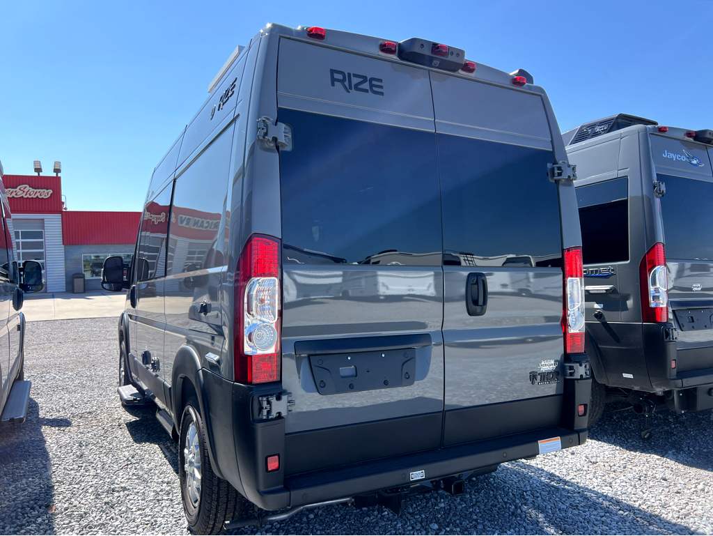 2026 THOR MOTOR COACH RIZE 18M - Image 3